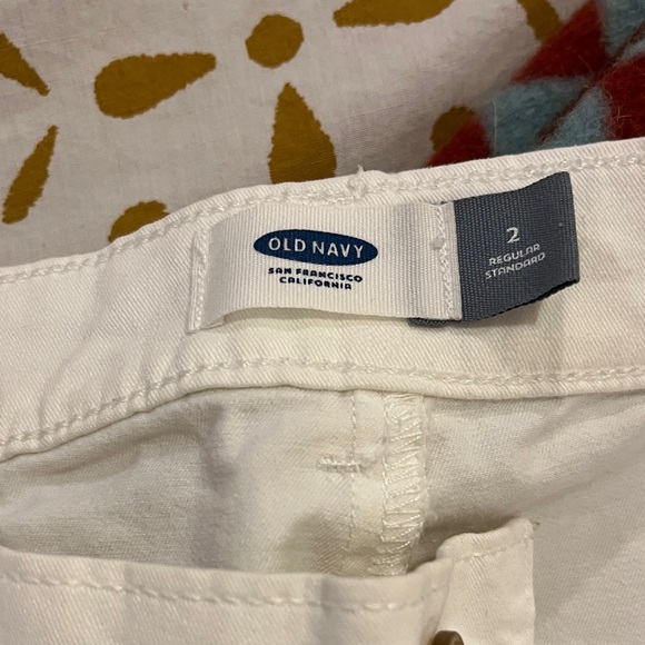 Stylish Men's Cream Chinos - Picture 9 of 9